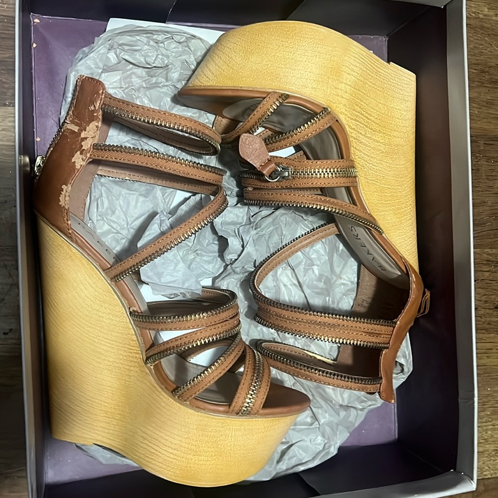 Bakers Tan heels